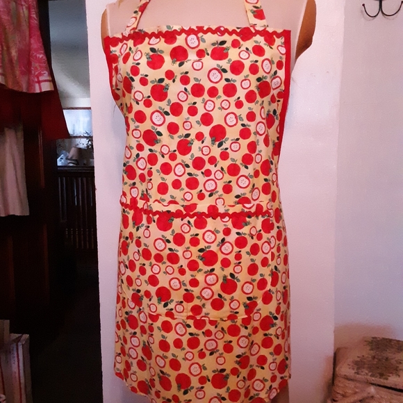 Hand Crafted Other - Handmade Apron in Vintage Pattern